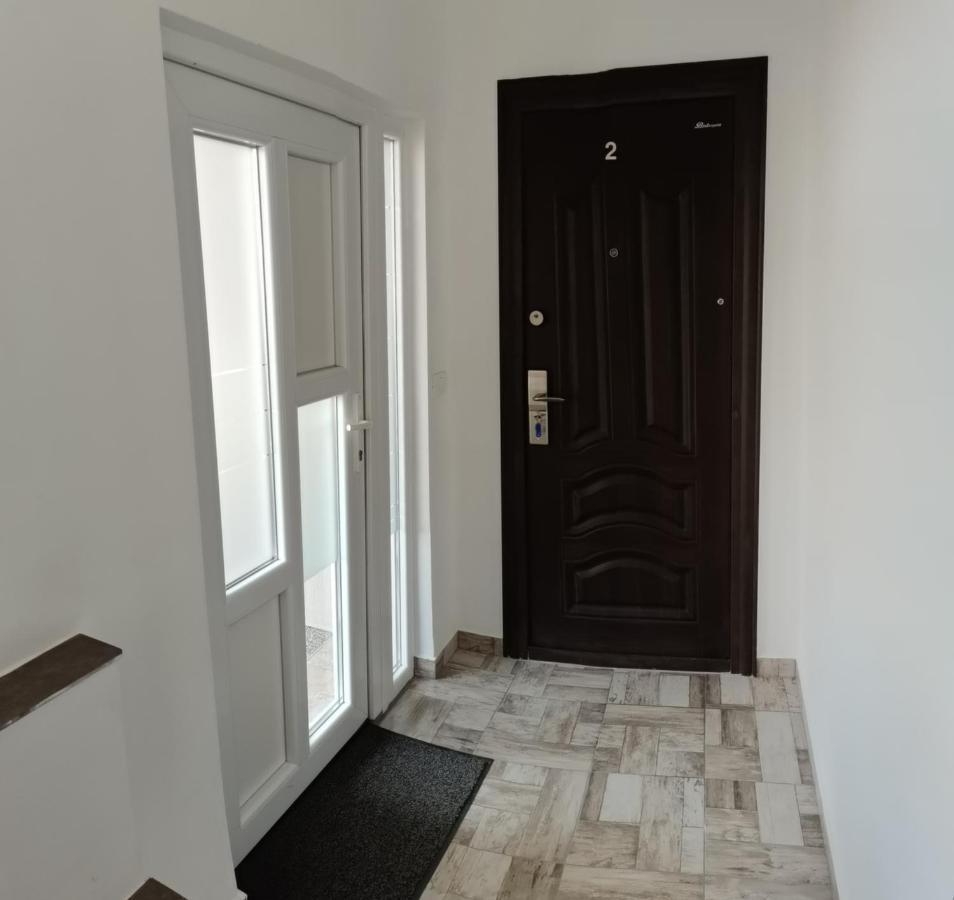 Carla'S Place Ap 2 Oradea Dış mekan fotoğraf